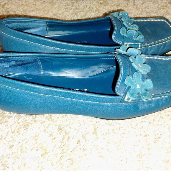 Sam & Libby Blue Women's Loafers - Picture 2 of 9